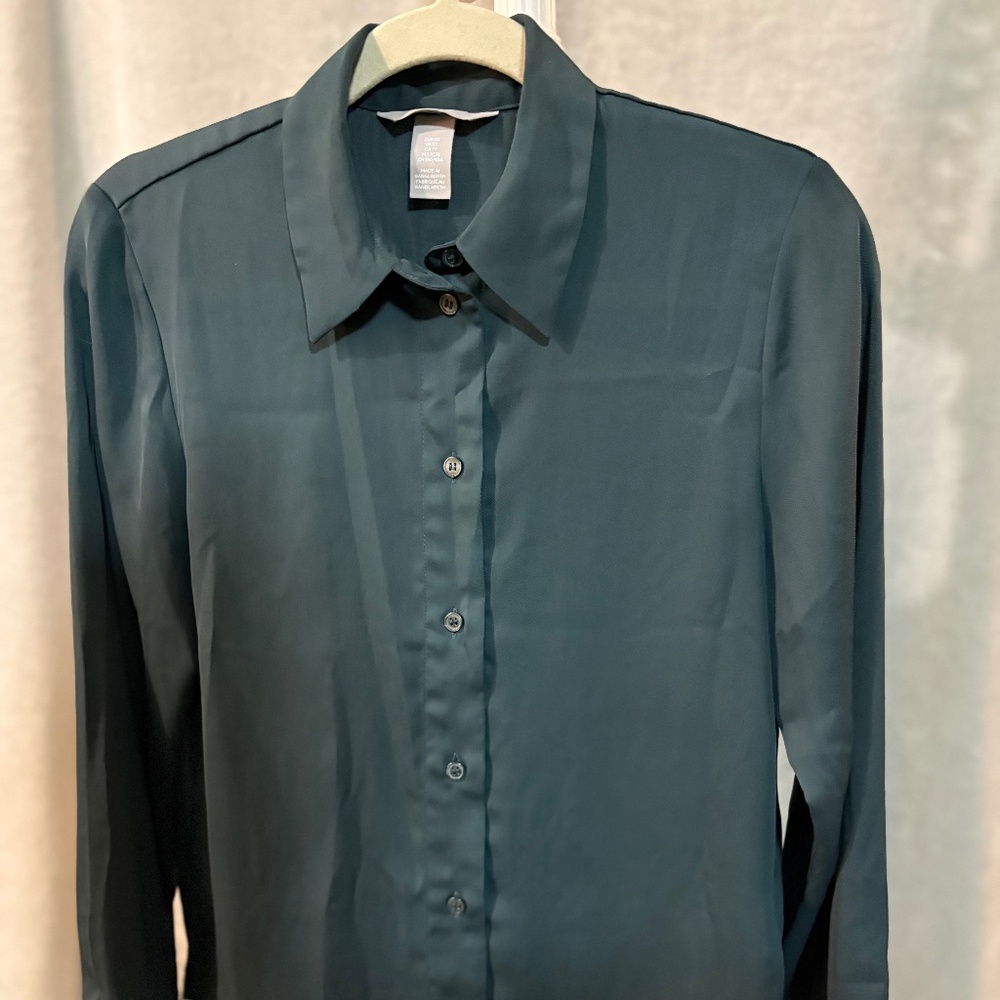 H&M Women Button-Down Collar Shirt / Dark Green / Size XS